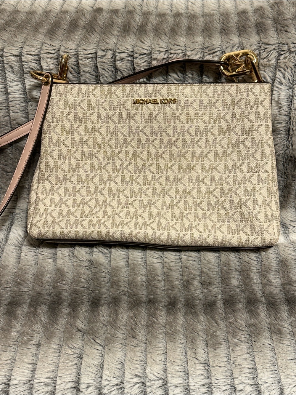 Michael Kors Sinature Jet Set Logo Leather Crossbody Purse Pink and Beige